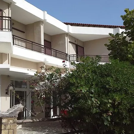Hotel Pashos 3*