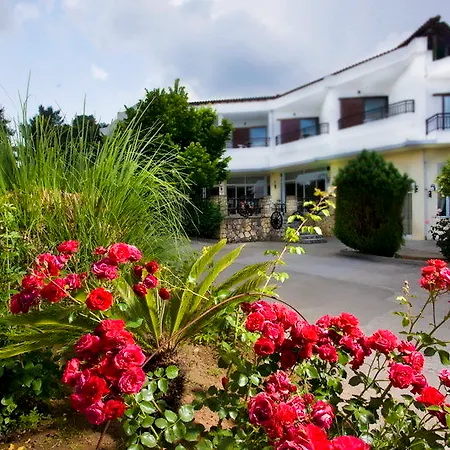 Pashos Hotel 3*