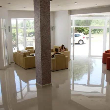 Pashos Hotel 3*