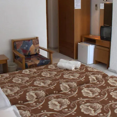 Pashos Hotel 3*